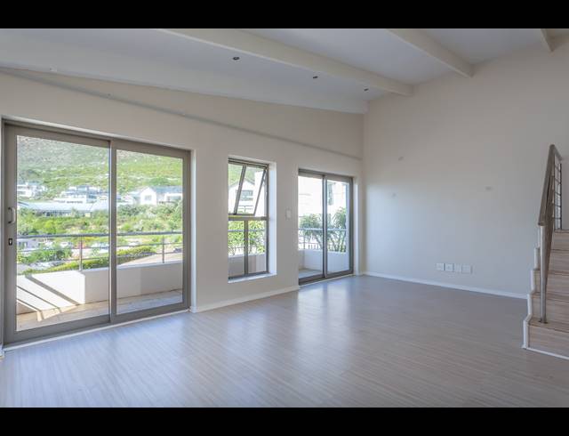 5 BEDROOM FREESTANDING TO LET IN STONEHURST MOUNTAIN ESTATE